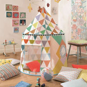 Your little ones are gonna love this wonderful multicoloured play house designed by Djeco ! This original play house for children is our favorite !