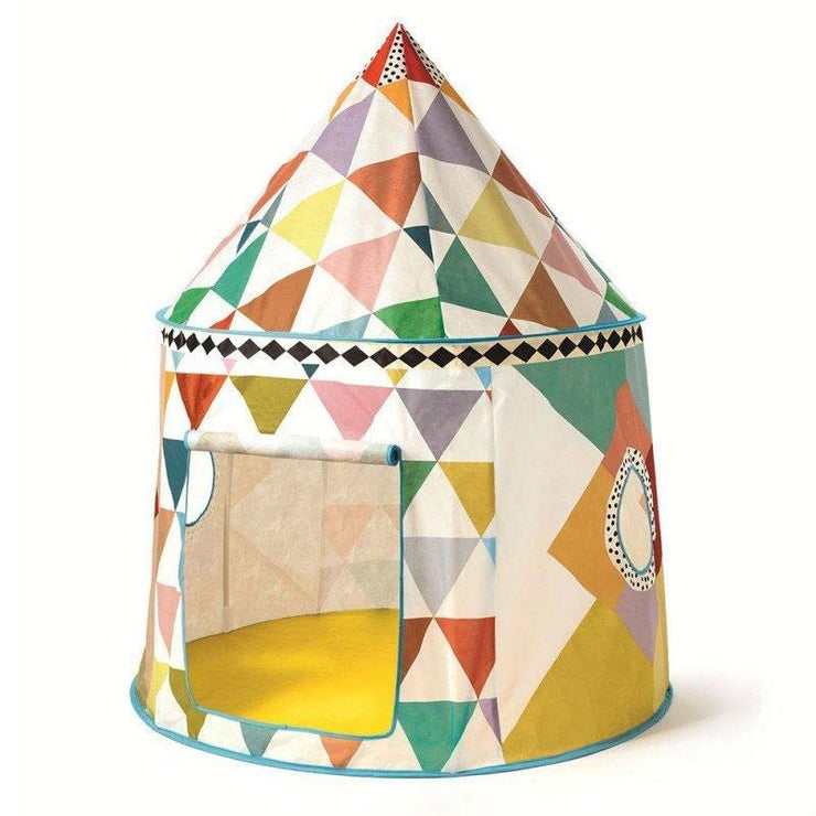 Your little ones are gonna love this wonderful multicoloured play house designed by Djeco ! This original play house for children is our favorite !