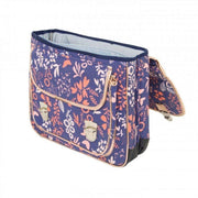 This large satchel is designed by Caramel & Cie.It will be perfect to accompany your child in her primary school life.
