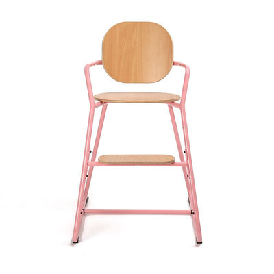 This blue and wooden high chair created by Charlie Crane will accompany your child during his / her growth! Evolutive, it goes from 6 months to 8 years old.