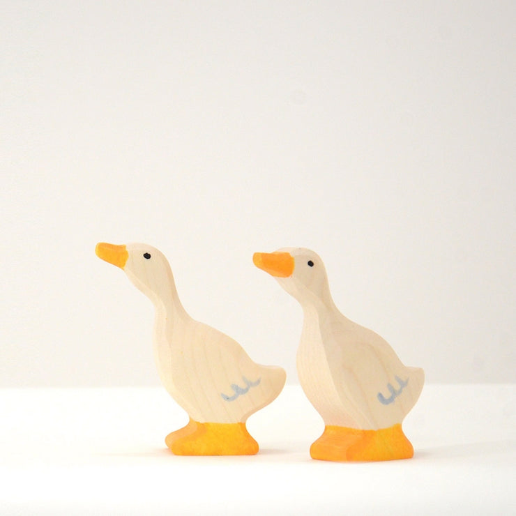 HOLZTIGER - Handmade wooden goose - Small - Scene