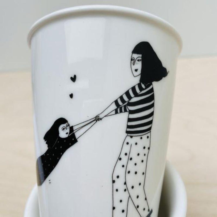 helen-b-spinning-around-cup-mum-and-daugther