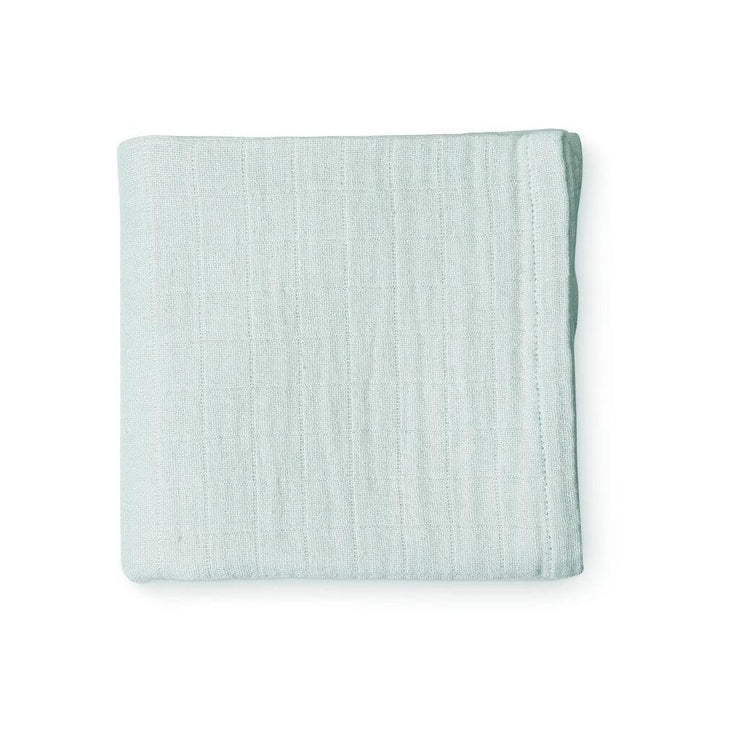 This lovely diaper created by Cam Cam Copenhagen is made from organic cotton. We love its softness and lovely mint color. A must-have for baby