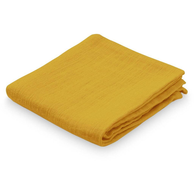 Created by Cam Cam Copenhagen, this diaper is made from 100% organic cotton. We love its softness and nice mustard color. A must-have for baby