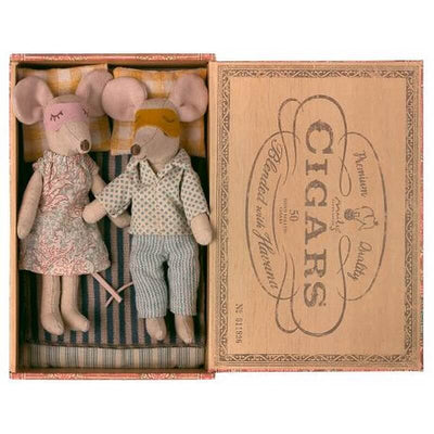 Mum and dad in a cigar box
