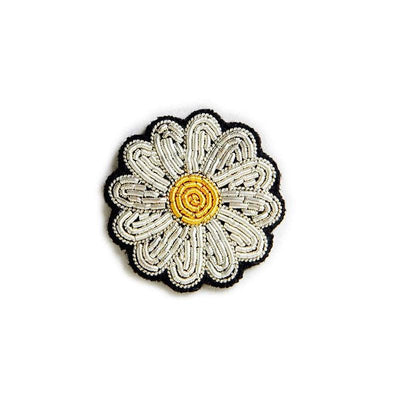 Embroidered brooch - Small daisy