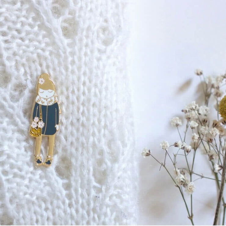 MY LOVELY THING - Metal badge - Flower doll