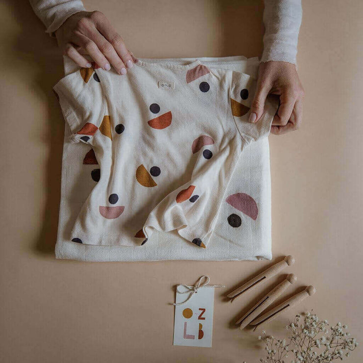 T-shirt in organic cotton - Colours of the moon