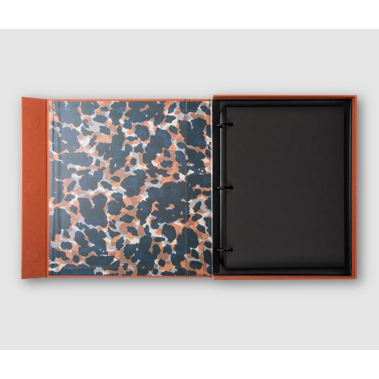 PRINTWORKS - Coffee table photo album - Life in Pictures - Open