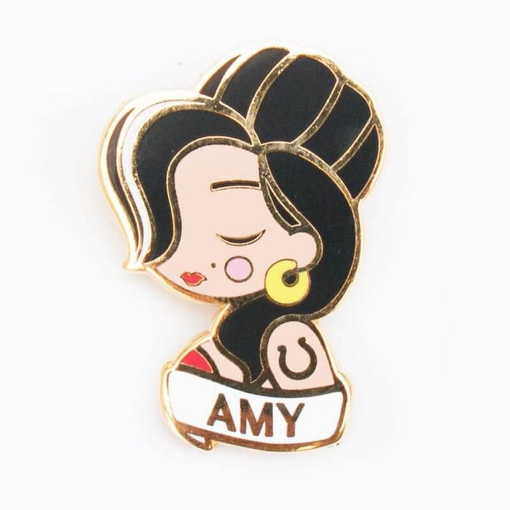 SKETCH INC - Metal brooch Amy Winehouse