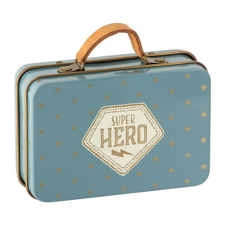 MAILEG - Super hero mouse doll in a suitcase